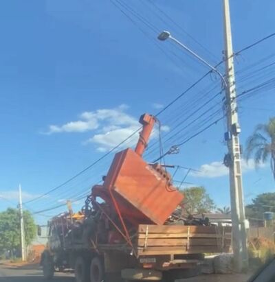 Imagem da notícia Falta de fiscalização no trânsito, permite que caminhões derrubem fiação e prejudiquem provedores internet em Costa Rica